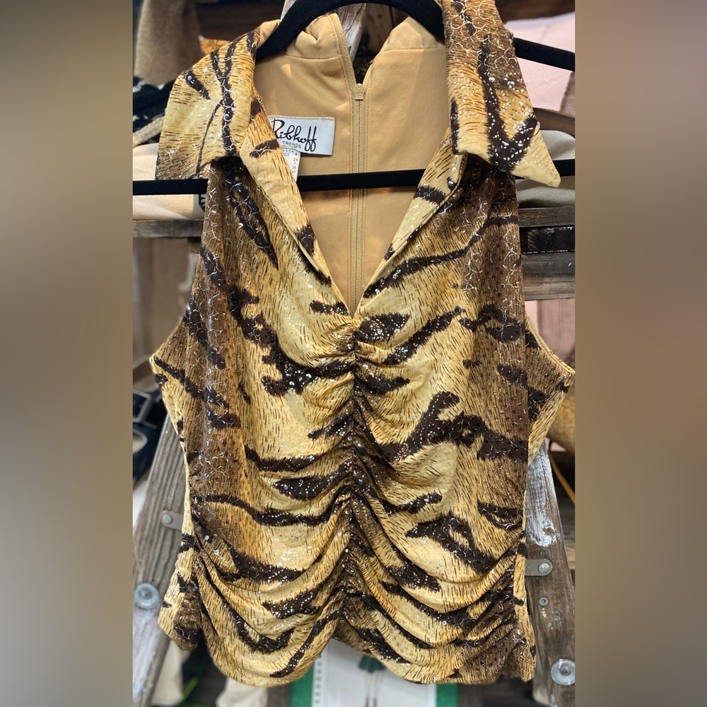 Blazer with stunning top, used 1x, fitted top, zipper on back, zipper blazer.